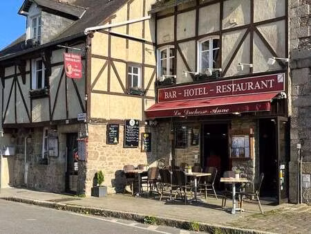 vente bureaux et commerces à dinan (22100) : à vendre / 308m² dinan