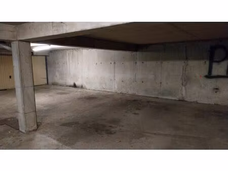 parking / box besancon