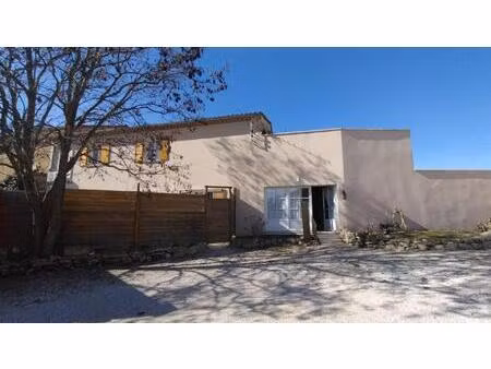 ensemble immobilier de 2 maisons d'environ 144 m² habitable avec jardin