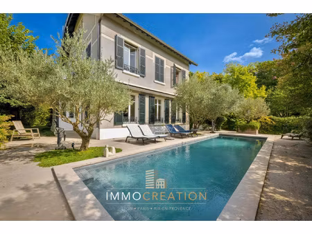 propriété exceptionnelle de grand standing 366 m2 sur 1000 m