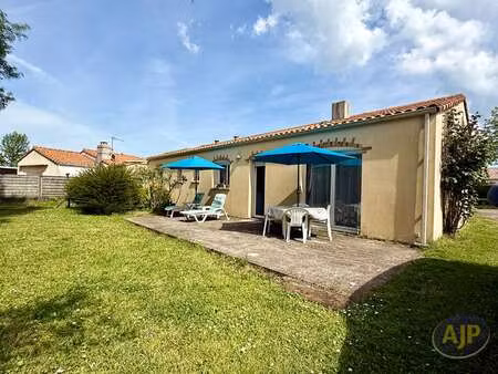 vente maison à port-saint-père (44710) : à vendre / 130m² port-saint-père