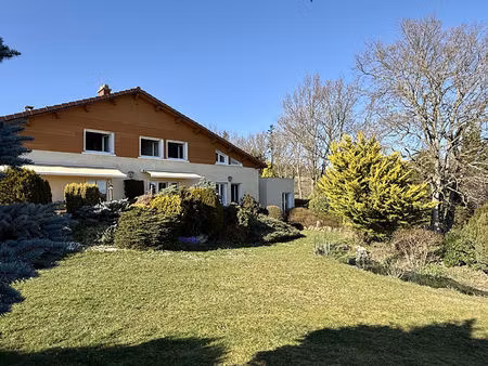 saint-genès-champanelle / grande maison familiale à seulement 15 min de clermont-ferrand !