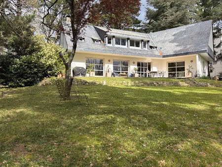 belle maison confortable sur un parc de 2413 m²