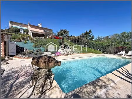 élégance  volume et parc d'exception de plus de 2100 m2 avec piscine