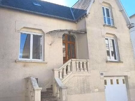 location maison à fougères (35300) : à louer / 136m² fougères