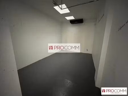 location commerce 46 m²