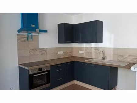 maison de ville 3 pièces 66 m² à louer civray 86400 ? | era immobilier