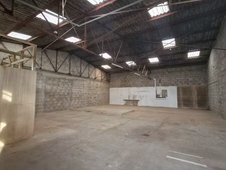 vannes est - local d'activité de 190 m² environ