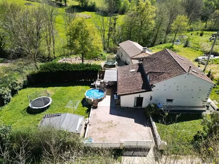 maison de campagne indépendante avec 4 chambres  3 salles de bains
