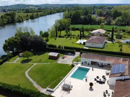 maison de rêves bord de rivière