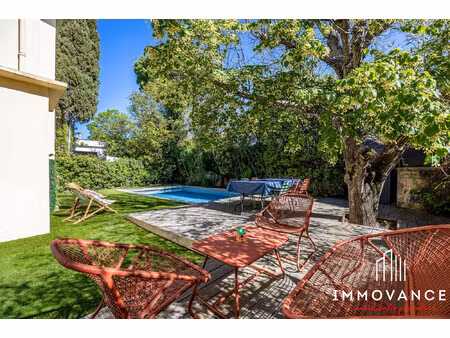 maison t6 rénovée de 145m² sur terrain de 430m² avec piscine