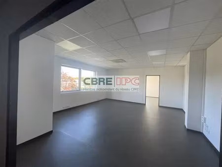 location bureau lons 133 m²