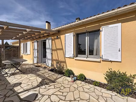 saint-denis-du-payre - charmante maison de plain-pied 132 m² -