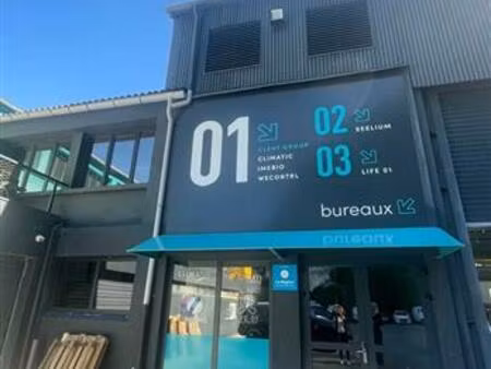 location bureau fontaine 244 m²