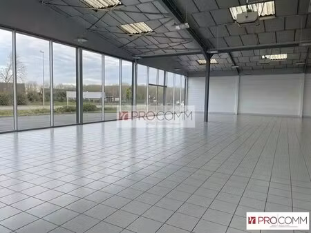 location commerce luce 28110 2200m²