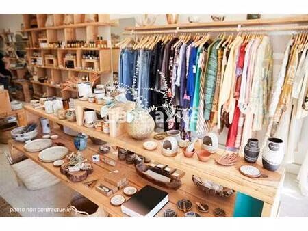 location commerce chambery 198 m²