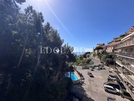 beau trois pièces traversant à vendre avec terrasse et cave  dans le renommé quartier du..