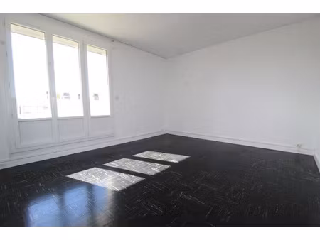 appartement 2 chambres avec cave et parking