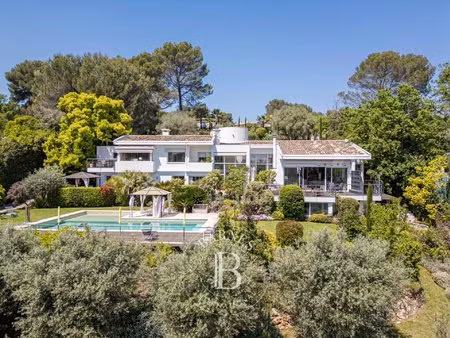 valbonne - domaine fermé - exceptionnelle propriété au calme avec maison d'amis à 3...