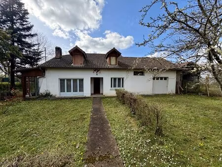 maison t6 de 146m2 habitable avec dépendances sur un terrain de 2 181m2