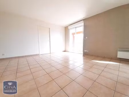 location appartement 3 pièces 54m² millau 12100