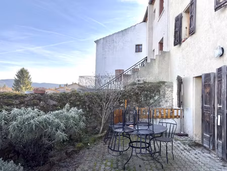 maison de village rénovée de 99 m² avec cave et cours et terrain non constructible - saint