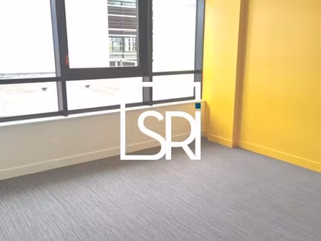 location local professionnel 49m² cournon d auvergne 63800