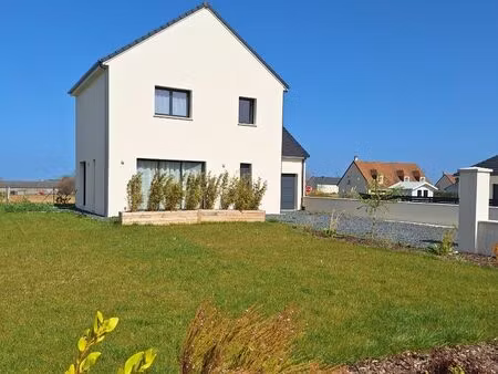 a vendre superbe maison recente a seulement 900 m de la mer