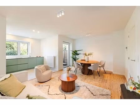 gerenoveerd appartement met terras in deurne-zuid