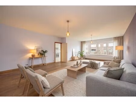 2 slpk-appartement met autostaanplaats in rustige woonwijk