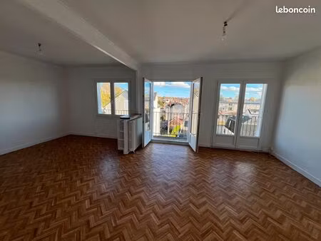 appartement 62 m² très lumineux avec balcon – dernier étage calme – cosne centre