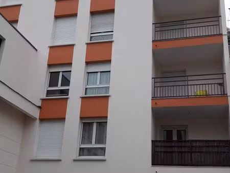 beau studio meublé courbevoie centre - calme - transports et commerces