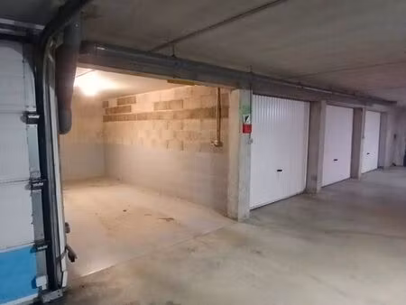parking - sous-sol - 13 m²