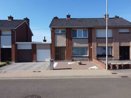 rustig wonen in een doodlopende straat  met open zicht en een ruime tuin