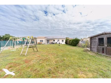 vente maison 4 pièces 116 m² à berson (33390)  223 650 €