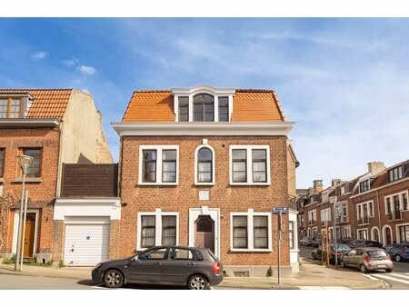 mooi huis met karakter – 3 slpkmrs.  studeerkamer en garage