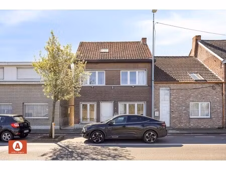 veder af te werken/te renoveren gezinswoning mét achterbouw