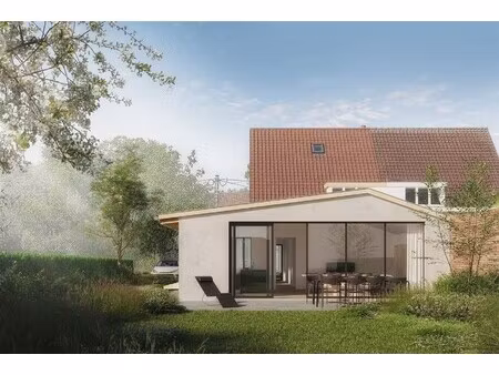 stijlvol gerenoveerde woning met tuin in sint-martens-latem