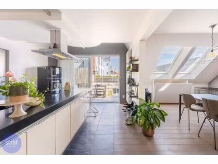 penthouse met terras en zicht op de kathedraal in hartje antwerpen