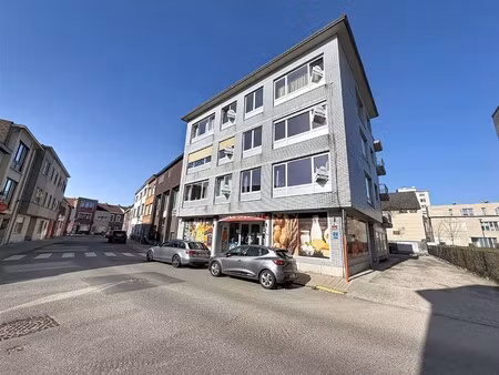 opbrengsteigendom van 6 app en handelspand