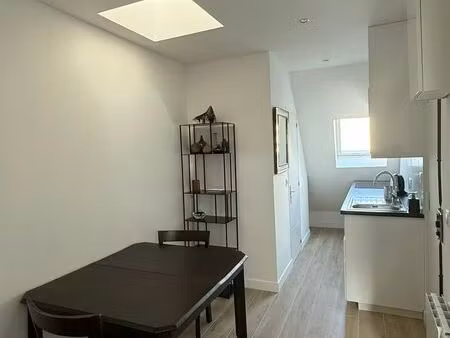 rue d’hauteville (75010) — studio traversant de 22 m² (13 53 m² carrez)  entièrement rénov