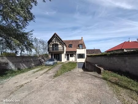 maison 7 pièces 180 m²