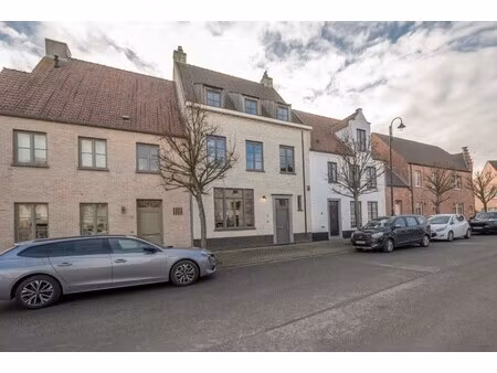 prachtige en zéér ruime woning met kwaliteitsvolle afwerking