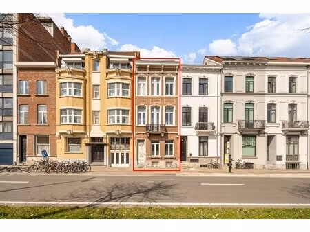 vergund studentenhuis met een groen kotlabel en een nieuw dak(2025) bestaande uit 7 gemeub