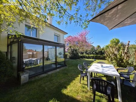 charmante maison dans le quartier du dolmen