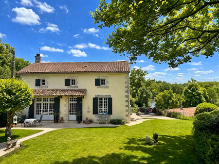 vente maison 6 pièces 152.18 m² à vouleme (86400)  220 000 €