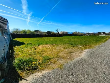 terrain constructible – 895 m²