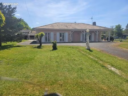 maison 150 m² – 3 chambres – terrain 1500 m² – beaux volumes – au calme