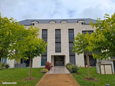 appartement t2 à saint-cyr sur loire dans résidence très récente