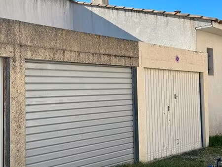 location garage extérieur fermé aix-en-provence val saint andre